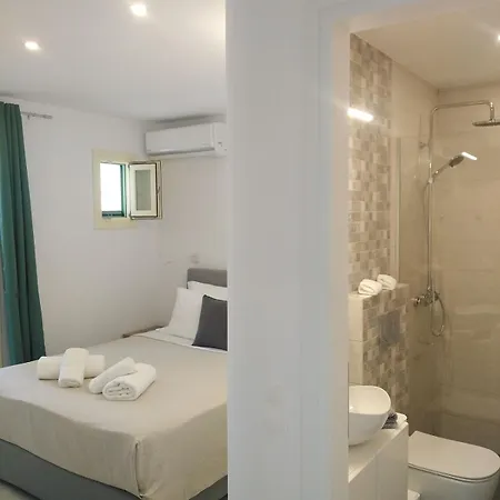 Julia's Studio, Familienfreundlich Am Meer,mit Xl Terrasse, Meerespanorama Apartment Logaras