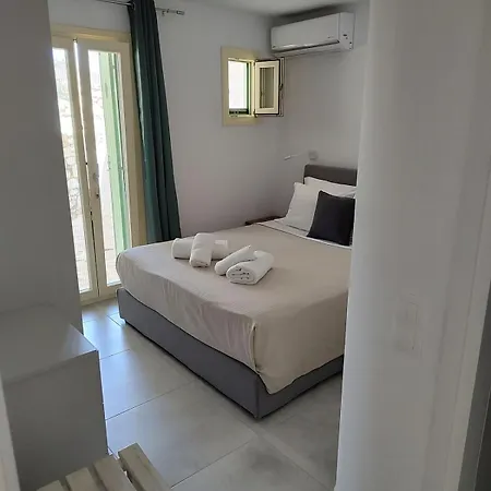 Julia's Studio, Familienfreundlich Am Meer,mit Xl Terrasse, Meerespanorama Apartment Logaras