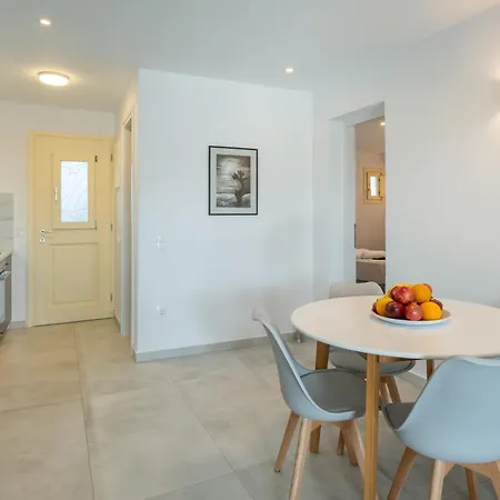 Julia's Studio, Familienfreundlich Am Meer,mit Xl Terrasse, Meerespanorama *