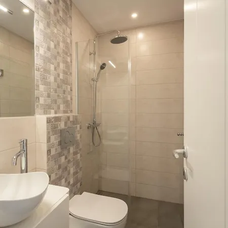 Apartment Julia's Studio, Familienfreundlich Am Meer,mit Xl Terrasse, Meerespanorama Logaras