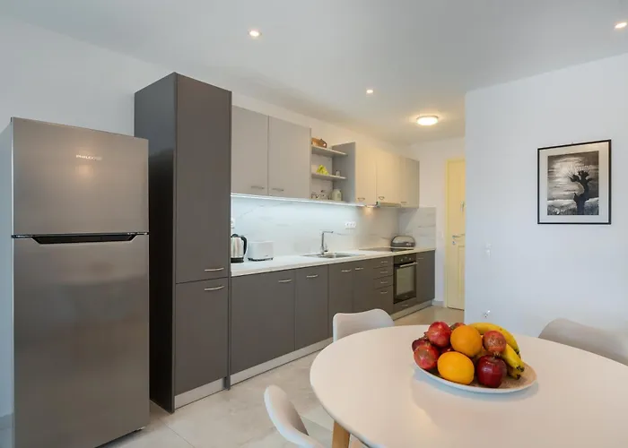 Julia's Studio, Familienfreundlich Am Meer,mit Xl Terrasse, Meerespanorama *